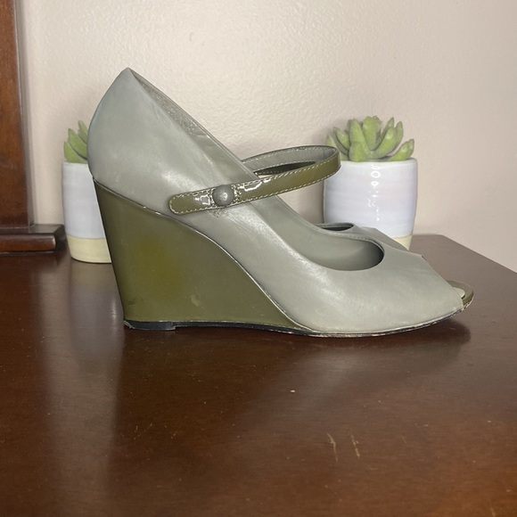 Kenneth Cole Wedges - Picture 2 of 7